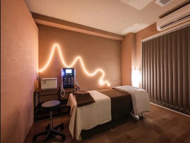 小顔×骨盤矯正×毛穴専門 CALM ALIGN